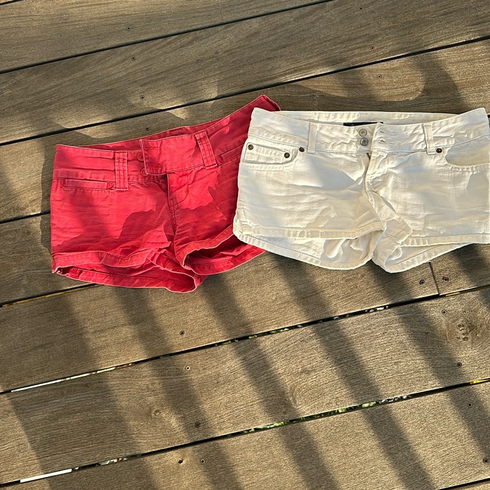 Women’s Red and White Denim Shorts - Classic Low-Rise Style